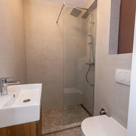 Bright 3bdr With Garden - Free Parking Apartman *