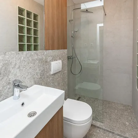Bright 3bdr With Garden - Free Parking Apartman *